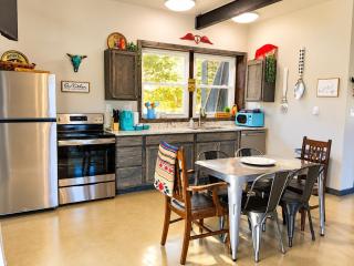 Longhorn Cabin near Hidden Falls with View - Smithwick - 7