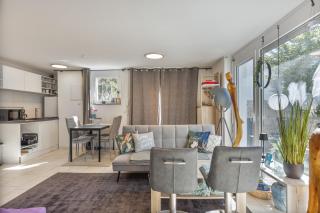 Sunset Avenue - 5