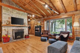 Collings Log House by Simple Life Rentals - 1