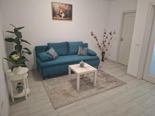 Apartament Alex, Dem Rădulescu - 1