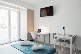 Modern Central Studio 1 Walk to Beach, Shops & Dining by Cyprus Horizons - 3
