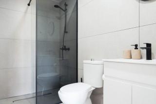 Modern Central Studio 1 Walk to Beach, Shops & Dining by Cyprus Horizons - 4
