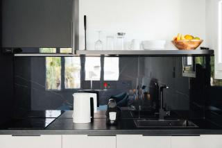 Modern Central Studio 2 Walk to Beach, Shops & Dining by Cyprus Horizons - 1