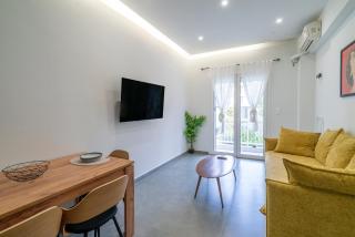 Modern Athenian Escape Walk to Metro & Acropolis - 0