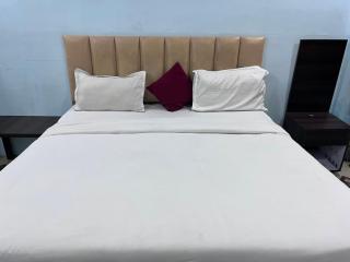 Dharohar hotel railway road - Rishikesh - 1