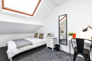 Luxurious Flat in Leeds | Private Parking - 3