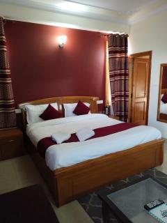 Hotel Alps - 1