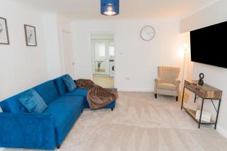Free parking spacious newly renovated property - 4