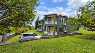 Cedar Grove 2BR Hillview Retreat - 0