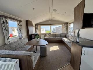 Homely caravan at Broadland Sands Holiday Park ref 20107BS - 8