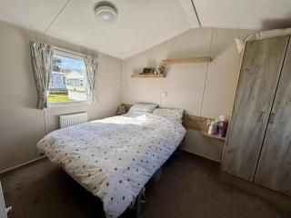 Homely caravan at Broadland Sands Holiday Park ref 20107BS - 6