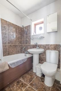 Charming Studio Apartment With Parking! - 4