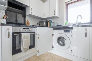 Charming Studio Apartment With Parking! - 1
