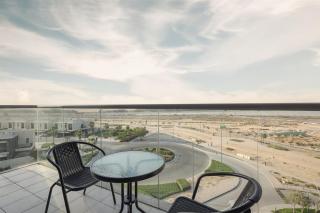 Cozy 2Br Getaway Minutes From Expo City, Dubai - 1