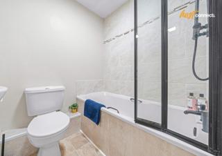 Elegant 2Bed Sleeps 4 With Parking - 4
