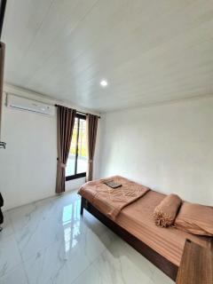 El House 2 by Galareka - 4BR Home in Yogyakarta - 2