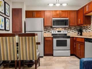 Close to the Strip 1BD resort condo ideal for families or friends gateaway - 2
