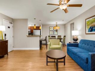 Family friendly 2BD condo with resort setting near - 3