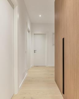 Luxury High-Floor Apartment with Panoramic Views - 2