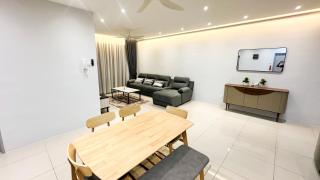 KLIA Luma Loft Homestay-Near KLIA & Sepang Circuit-3BR fully Aircond-Balcony-Fast WiFi-Netflix-2 Free Parking - 9