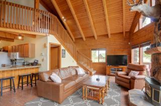 SoCo Pagosa Lakes Cabin w/ Deck & Grill! - 2