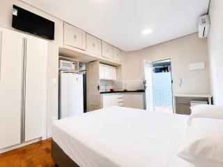 Prado Premium Lofts e Kitnets com Ar-Condicionado e TV Smart - 9
