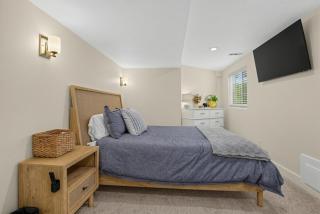Luxury Mountain View Retreat with Pool and Hot tub - 7