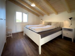 Apartment Ferienwohnung Bunder - DG Appartement-Fewo- Bad- WC- 3 Schlafräume by Interhome - 5