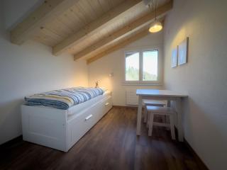 Apartment Ferienwohnung Bunder - DG Appartement-Fewo- Bad- WC- 3 Schlafräume by Interhome - 4