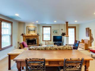 Seventh Street Cottage - 9