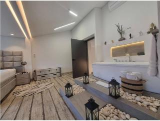 4BR Luxury Retreat-Hot Tub, Sauna Views - 4