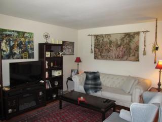Tastefully furnished 2 bdrm plus den 2 bath bungalow - 3