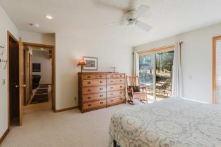 Sweet Sunriver Home with Private Hot Tub Outdoor Space & Eight SHARC Passes - 2
