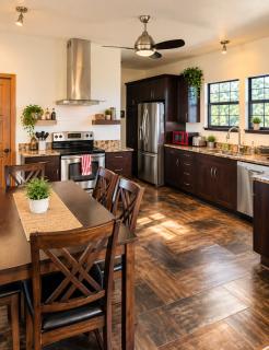 HILL COUNTRY HOME 15 ACRES,BILLIARD,FIREPIT,POOL,WINERY, Next to Flat Creek Winery - 7