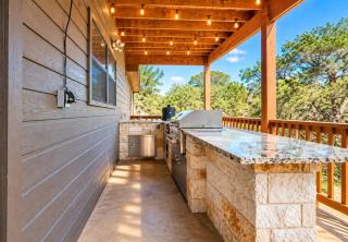 HILL COUNTRY HOME 15 ACRES,BILLIARD,FIREPIT,POOL,WINERY, Next to Flat Creek Winery - 5