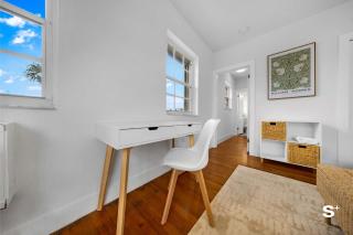 Modern 1-BD Beachside Apt - Free Parking - 6