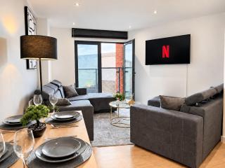 Modern Leeds Apartment with Juliet Balcony Sleeps 9 - 0