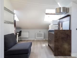 Studio Pilar de Zaragoza Ático by Interhome - 2