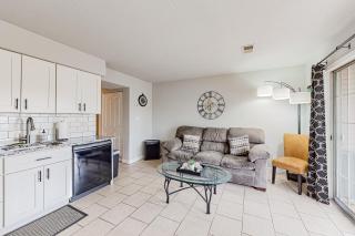 Entertainer's Landing, Unit 3 - 3