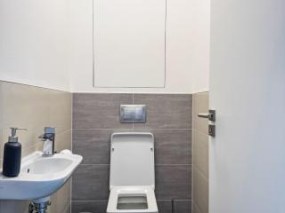 Apartment Elegant Two-Bedroom Apartment for 6 by Interhome - 5