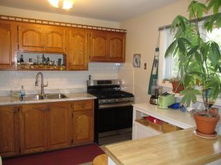 Tastefully furnished 2 bdrm plus den 2 bath bungalow - 6