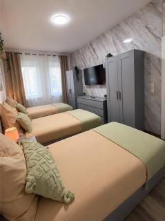 Stylish apartment perfect for groups and families - 7
