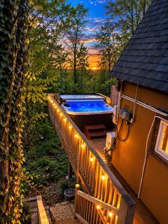 Lovers Edge A-Frame Private Hot Tub & Sauna - 4