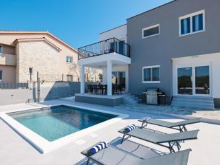 Villa Villa IviCasa with pool by Interhome - 4