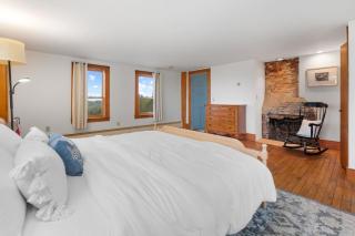Cozy Highland Cattle-View Suite Peaceful, Private Pet-Friendly - 5