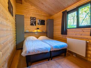 Holiday Home Vakantiepark De Wiltzangh - Sterrenborg Lodge by Interhome - 1