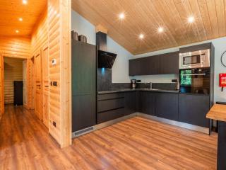 Holiday Home Vakantiepark De Wiltzangh - Esborg Lodge Hottub 6 by Interhome - 2