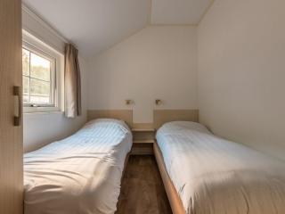 Holiday Home Vakantiepark De Wiltzangh - Veenborg Lodge by Interhome - 2