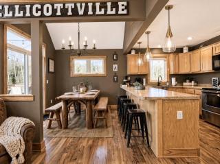 Ski Chalet w Game Room & Fire pit, Holiday Valley - 7