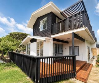 Modern Beach House With Sea Views and Spa - 7